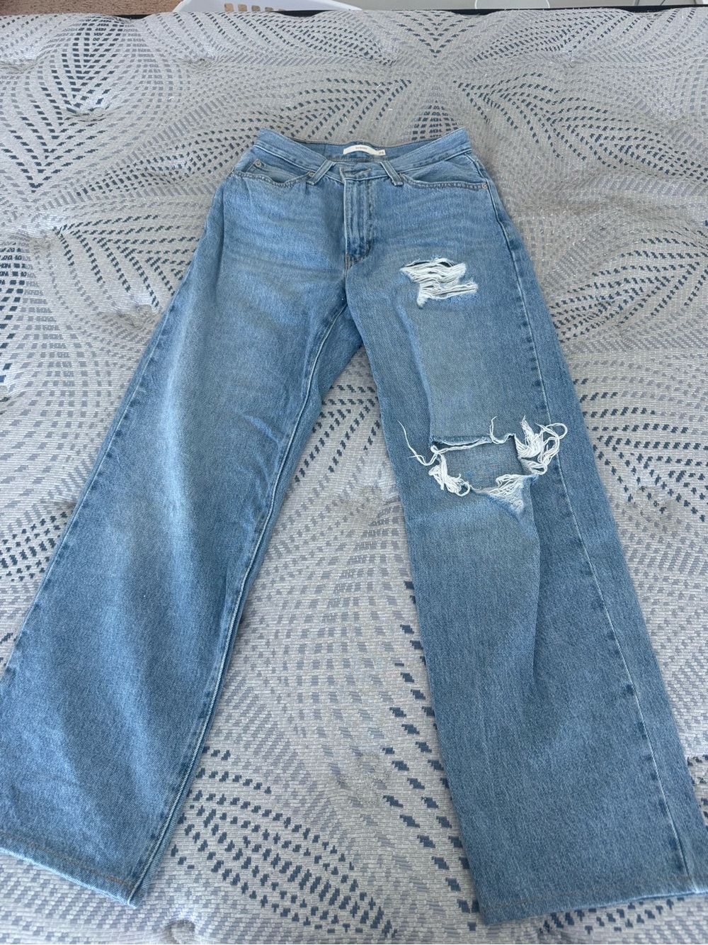 women’s Levi’s distressed wide leg 94 baggy jeans